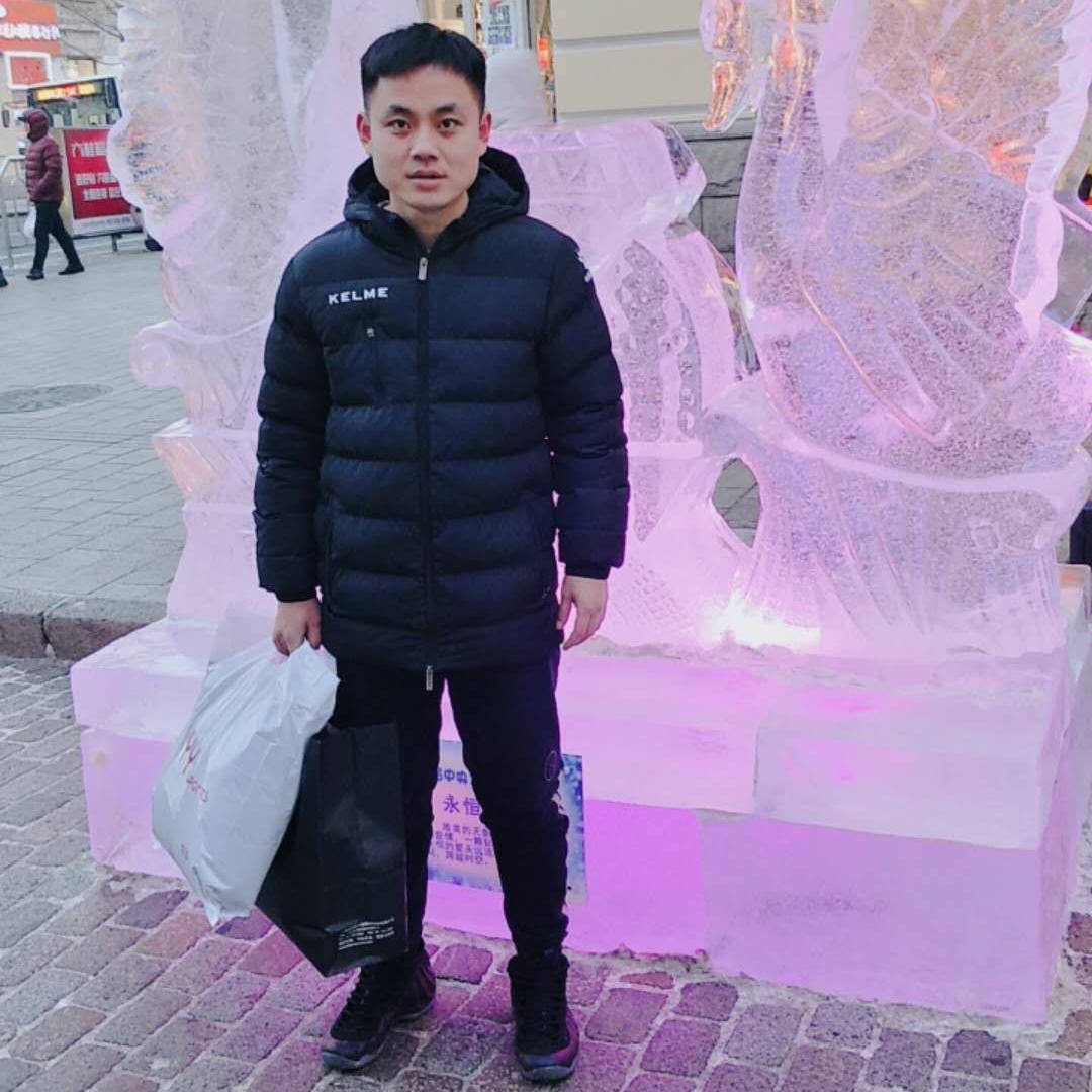 丶我就是看看，别吵吵头像