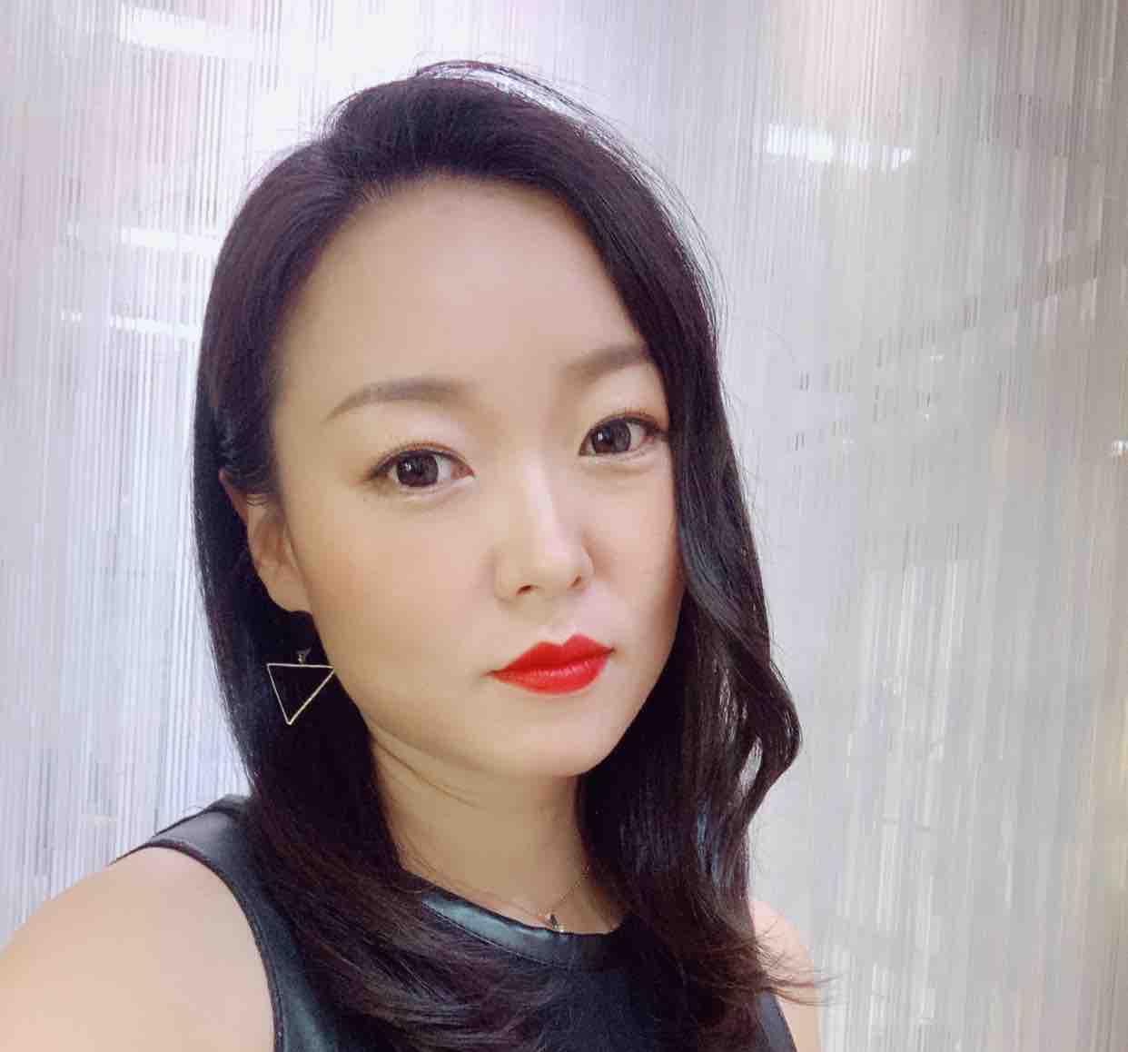 悦尔亚点点头像