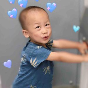 翊小小小小辰头像