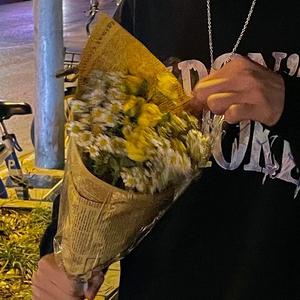 那个花衣服的是不是不会头像