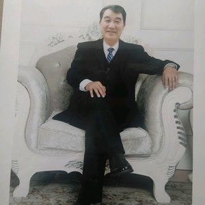 戚肆九九头像