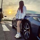 卖车的知心小姐姐头像