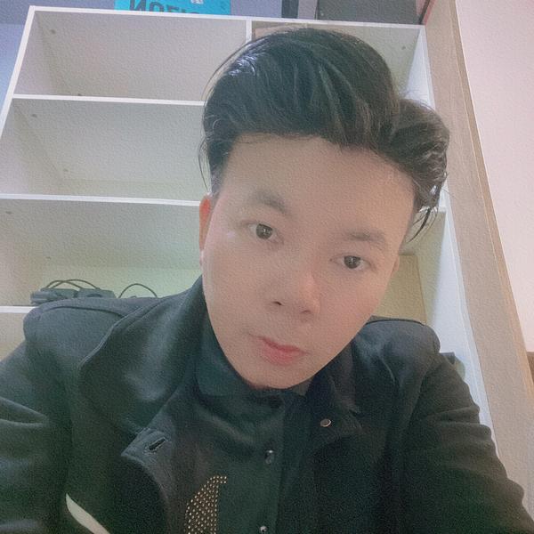 炜哥初心二手车头像