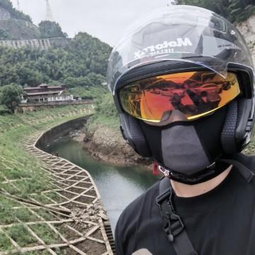 摩健旭哥头像