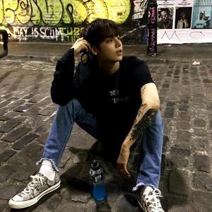 虾 仁 猪心.头像