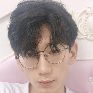 成熟云朵p头像
