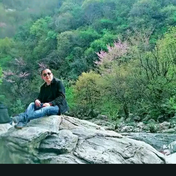 敬天爱人m头像