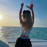 乐观的冰淇淋deo头像