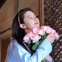 想当富婆的小小头像