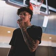 用户4081413691405的个人资料头像