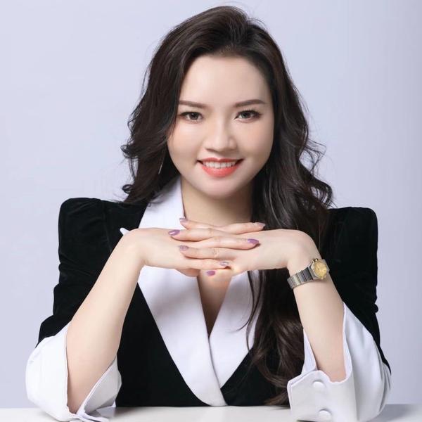 爱车的菲姐头像