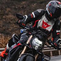 炸毛菠萝仔头像