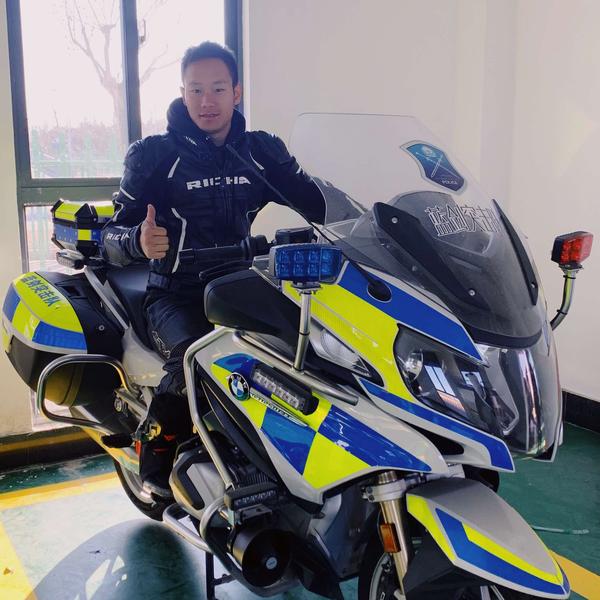 跟王教玩摩托头像