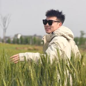 Ошеломленный белый медведь
