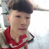 小男孩lov头像