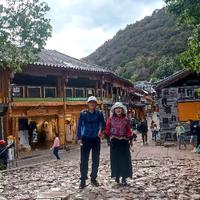 侣行的60后头像