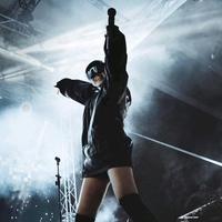 迷彩小红衔头像