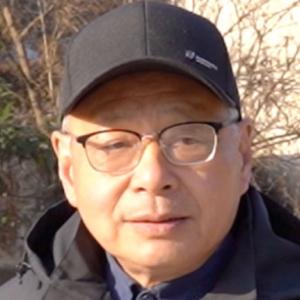 被短视频逼疯的大叔头像