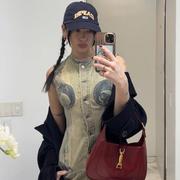 輕譯的个人资料头像