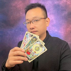 方玉思辰说塔罗头像