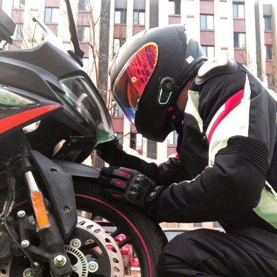 爱机车爱美食的卤蛋头像