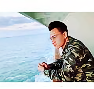 癫人李不语头像