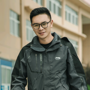 装监控的摄影师头像