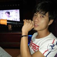 一个轮胎小哥头像