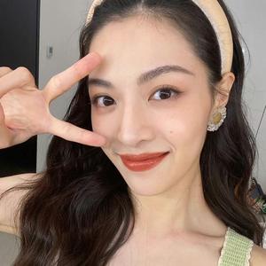 小伊在郑州头像