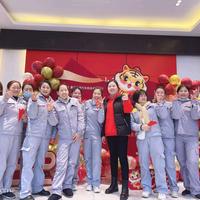 庭院里种植花卉的主头像