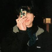 爆炸余的个人资料头像