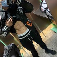 八块腹肌的俩孩爸头像