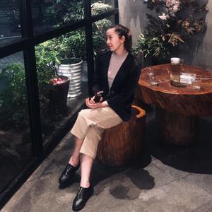 范伟倩头像