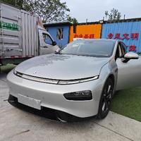 小何与佩琪头像