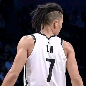 篮球🏀阿翔头像