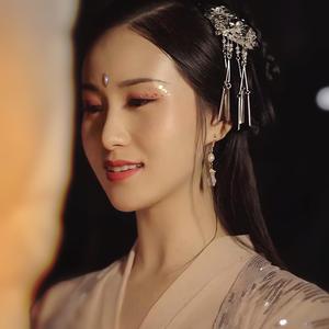 诺楠头像