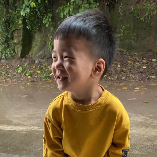 李李李999999头像
