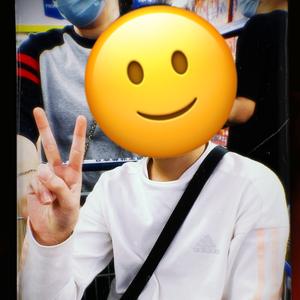 我是许莫莫头像
