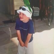 卢卡和我抢汉堡的个人资料头像