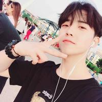 健身的迟三金头像