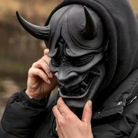 小池边的桃枝头像