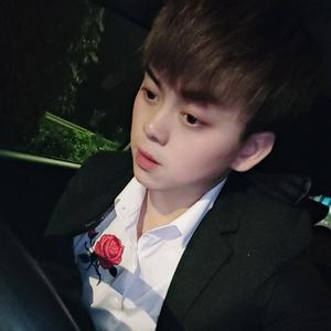 🍀💋 94年的创业小伙✔头像