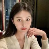 爱笑的小女孩玉头像