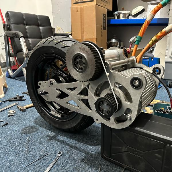 成都风掣电驱工作室头像