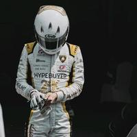 赛车手郑晚成头像