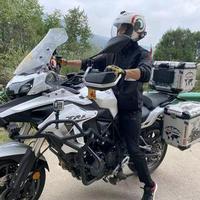 骑金鹏502的健身疯子头像