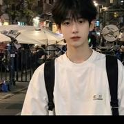 破晓242的个人资料头像