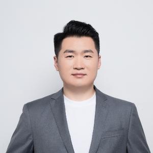 小鹏的金烁头像
