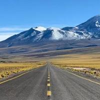 天空中的小山丘头像