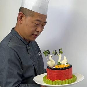 啊龙厨师头像